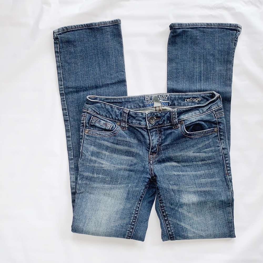 Refuge | Blue Jeans Size 4R Runway Everyday Boot